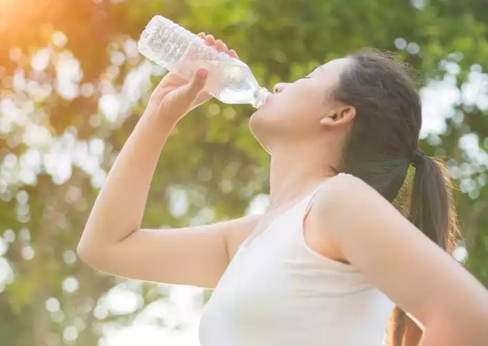 如何在早晨锻炼时喝水最好促进减肥？(1)