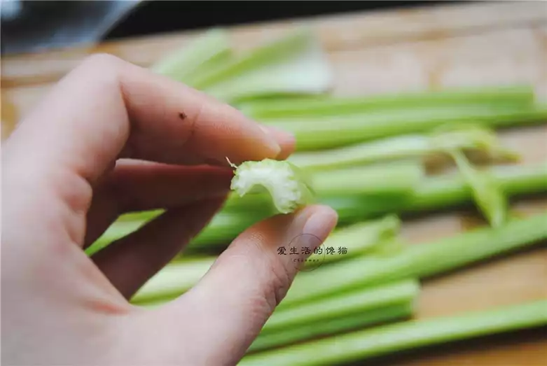 西芹汁搭配这些食物，减肥效果更佳！(1)